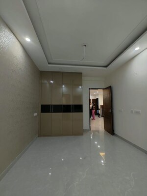 Room in 3 BHK Apartment at Gazipur – for Rent