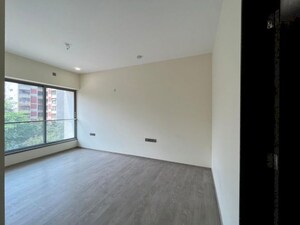 Room in 3 BHK Apartment at Sheth 72 West, Andheri West – for Rent