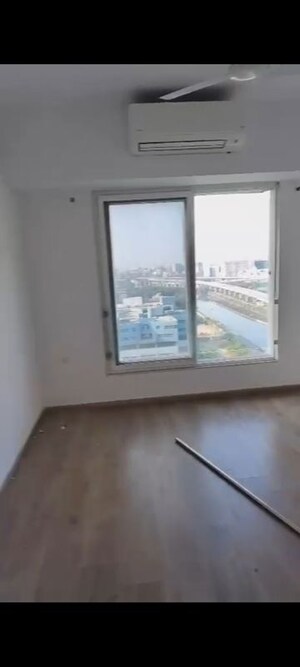 Room in 3.5 BHK Apartment at Kanakia Paris, Bandra East – for Sale