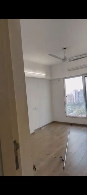 Room in 3.5 BHK Apartment at Kanakia Paris, Bandra East – for Sale