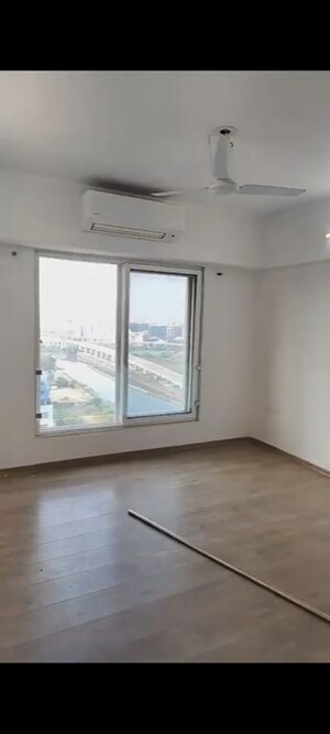 3.5 BHK Apartment For Sale in Kanakia Paris, Bandra East