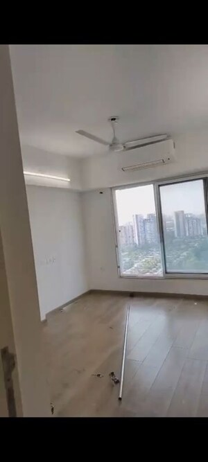 Room in 3.5 BHK Apartment at Kanakia Paris, Bandra East – for Sale