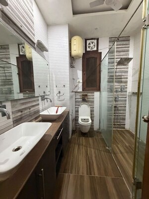6+ BHK Penthouse – Exterior View View at South City Arcade, Sector 41 - for Rent