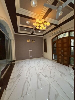 Bedroom in 6+ BHK Penthouse at South City Arcade, Sector 41 – for Rent