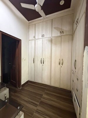 Bedroom in 6+ BHK Penthouse at South City Arcade, Sector 41 – for Rent