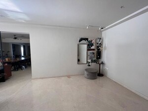 Room in 4 BHK Apartment at Godrej Platinum Bangalore, Hebbal – for Rent