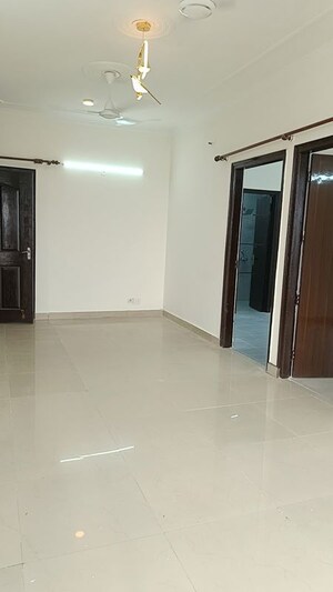 Room in 2.5 BHK Builder Floor at Palam Vihar – for Rent