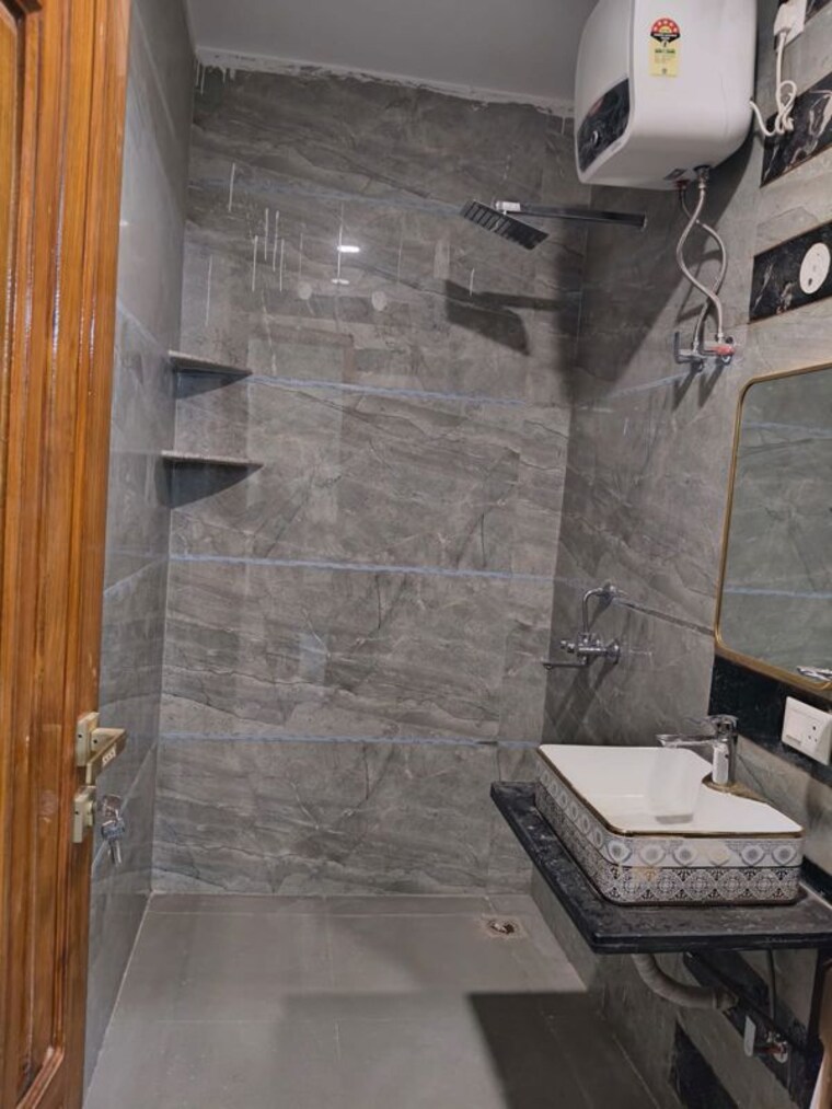 Bathroom, sector 38 3 Bedroom 2300 Sq.Ft. Builder Floor In Sector 38 Gurgaon 10694086