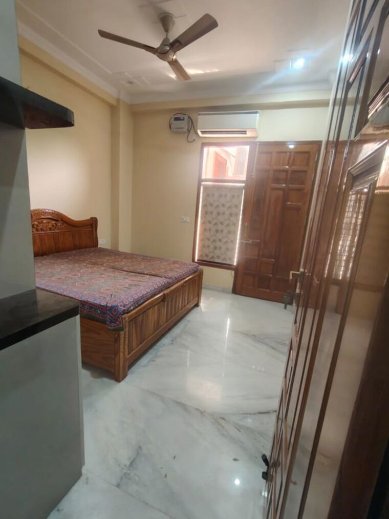 Room, sector 38 3 Bedroom 2300 Sq.Ft. Builder Floor In Sector 38 Gurgaon 10694086