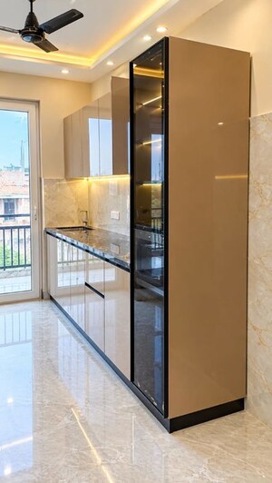 Kitchen in 2 BHK Builder Floor at Sector 52 – for Rent