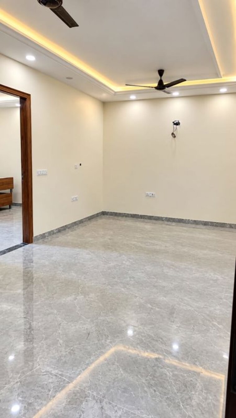 Room, sector 52 2 Bedroom 1500 Sq.Ft. Builder Floor In Sector 52 Gurgaon 10694103