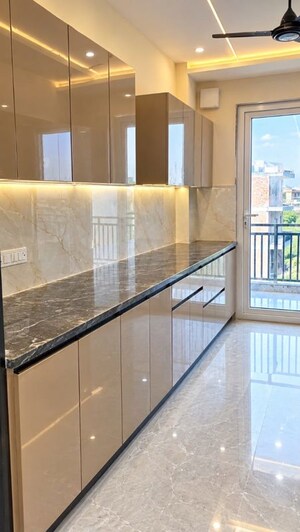 Kitchen in 2 BHK Builder Floor at Sector 52 – for Rent