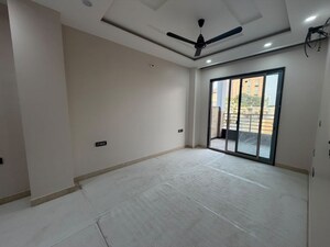 Room in 3 BHK Builder Floor at Sector 15 – for Rent