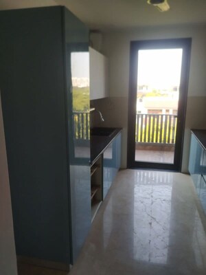 Room in 3 BHK Builder Floor at South City 1 – for Rent