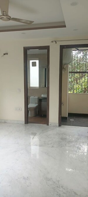 Room in 3 BHK Builder Floor at Shivalik Colony – for Rent