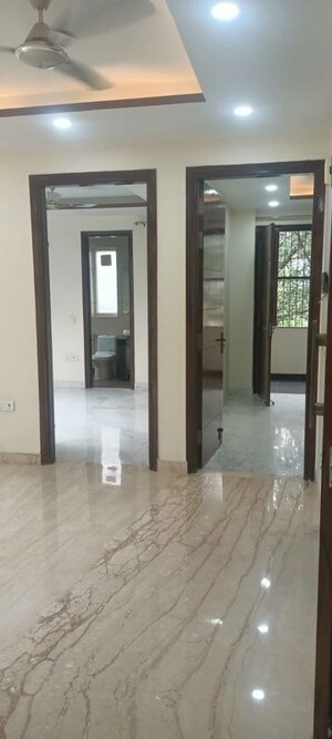 Room in 3 BHK Builder Floor at Shivalik Colony – for Rent