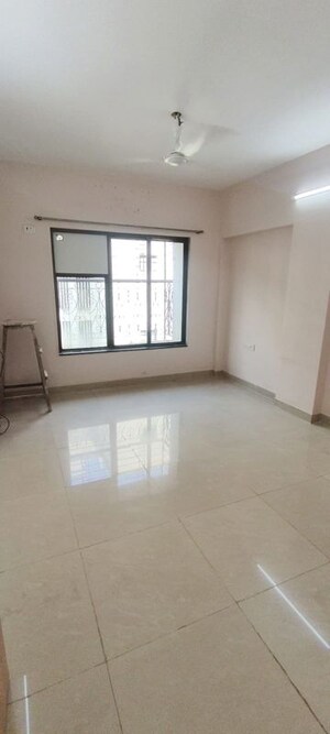 Room in 2 BHK Apartment at Sai Krishna Kunj, Andheri West – for Rent