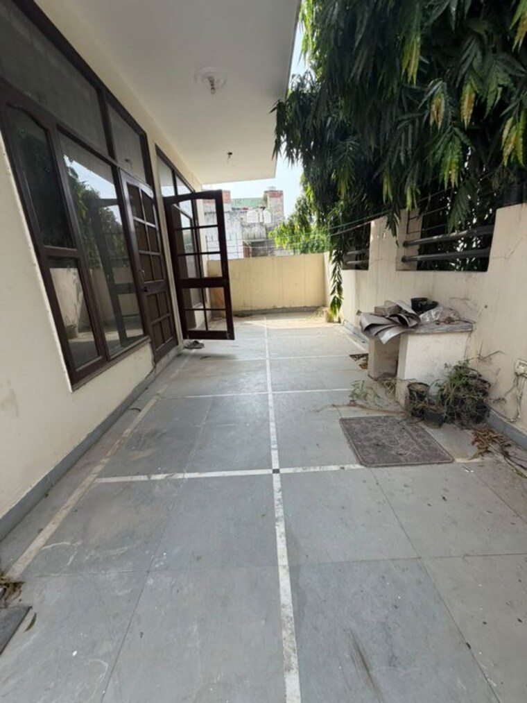 Balcony, sector 39 3 Bedroom 2000 Sq.Ft. Independent House In Sector 39 Gurgaon 10694126