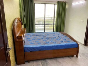 Bedroom in 3 BHK Apartment at Smiriti Apartment, Sector 56 – for Rent