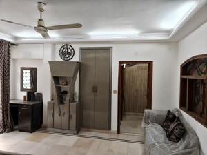 Room in 4 BHK Independent House at Mahendru Enclave – for Rent