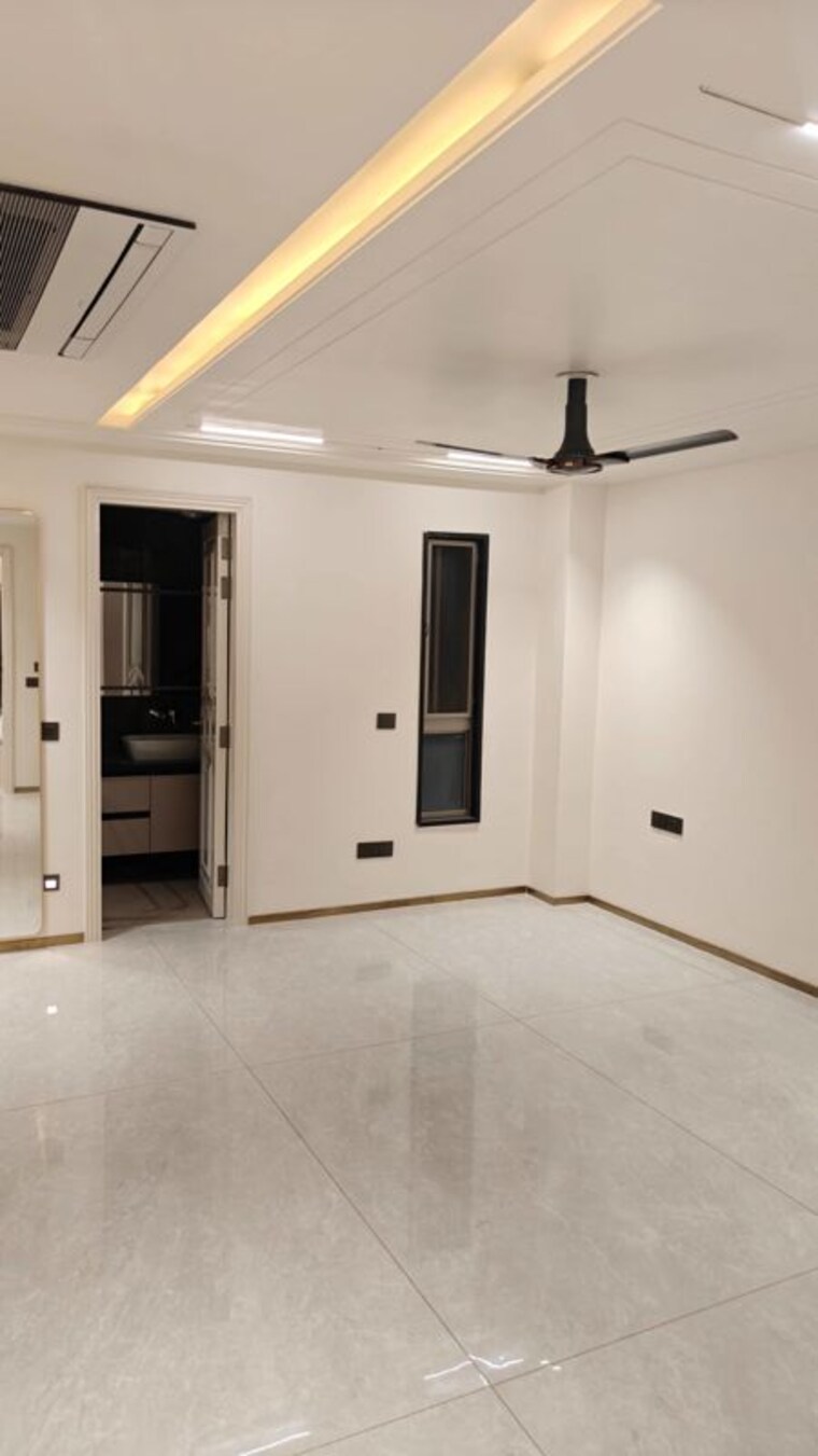 Bedroom, ashok vihar 4 Bedroom 3050 Sq.Ft. Builder Floor In Ashok Vihar Delhi 10688284