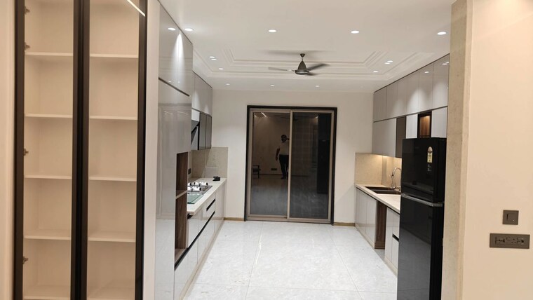 Kitchen, ashok vihar 4 Bedroom 3050 Sq.Ft. Builder Floor In Ashok Vihar Delhi 10688284