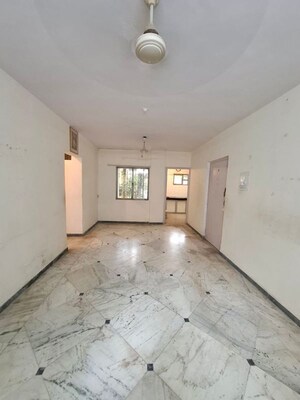 Room in 2 BHK Apartment at Vora Vintage, Borivali West – for Rent