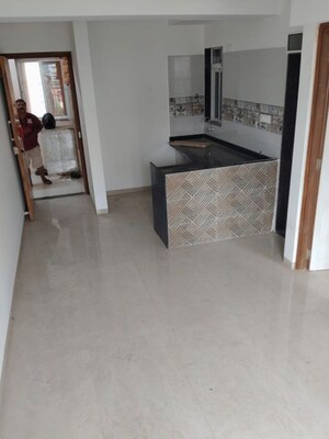 Room in 1 BHK Apartment at Adhikari Maharashtra Mandir, Bhandup West – for Rent