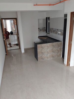Room in 1 BHK Apartment at Adhikari Maharashtra Mandir, Bhandup West – for Rent