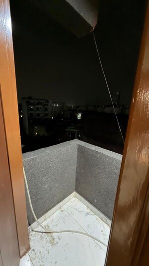 Furnished Amenities in 1 BHK Apartment at Saket – for Rent