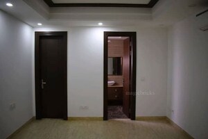 Room in 4 BHK Builder Floor at Greater Kailash I – for Rent