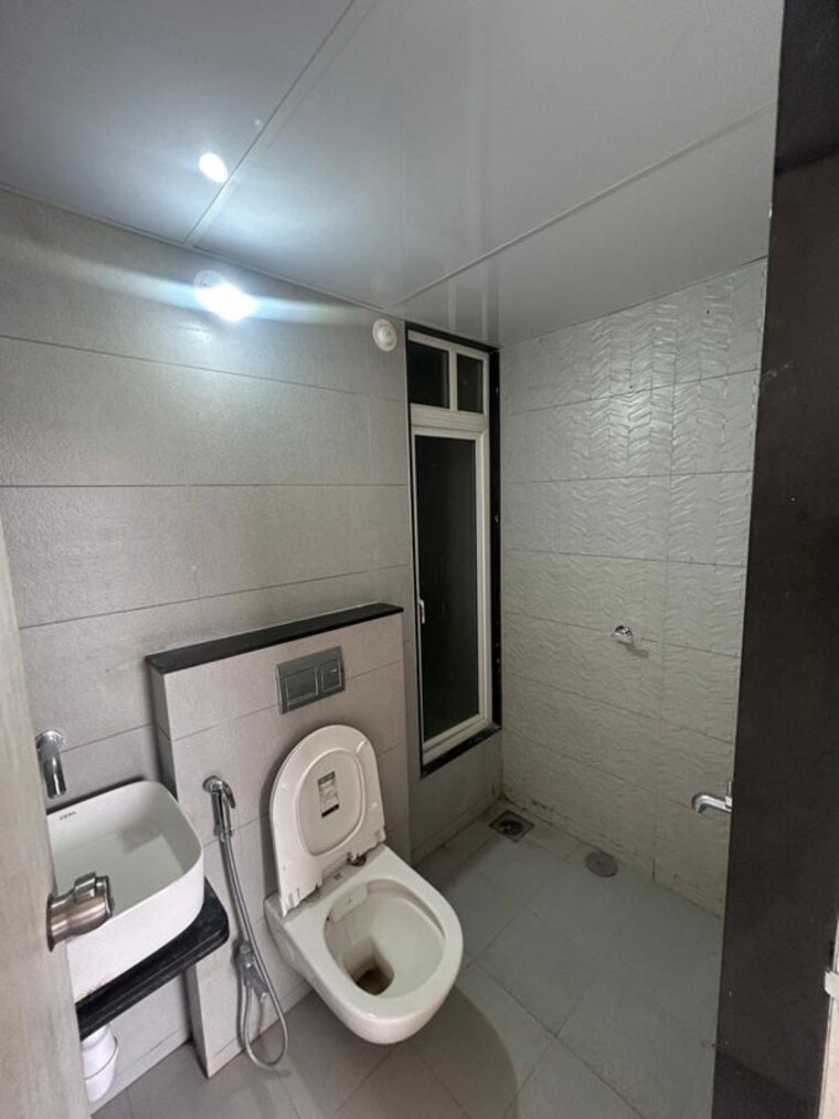 Bathroom, godrej-hillside Pg For Boys & Girls In Mahalunge 10685643