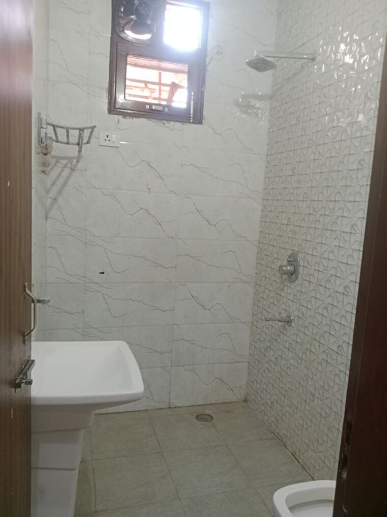 Bathroom, chandoli 3 Bedroom 1850 Sq.Ft. Independent House In Chandoli Panipat 10694217