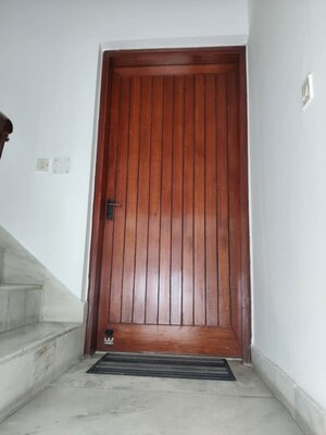 Room in 2 BHK Builder Floor at Vasant Vihar – for Rent