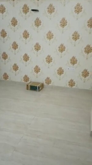 Room in 3 BHK Apartment at Karolan Ka Barh – for Rent