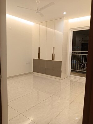 Room in 3 BHK Apartment at Prestige Beverly Hills, Kokapet – for Rent