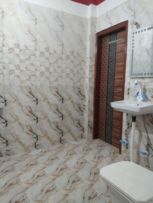 Bathroom in 2 BHK Builder Floor at RWA Apartments Sector 41, Sector 41 – for Rent