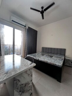 2.5 BHK +Apartment For Rent in Express Zenith