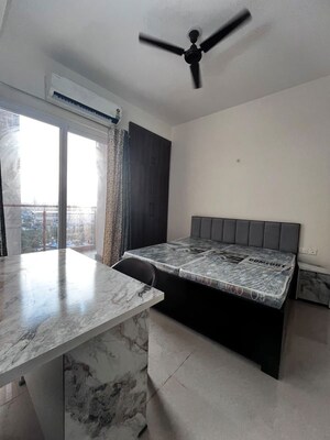 2.5 BHK Apartment For Rent in Express Zenith, Sector 77