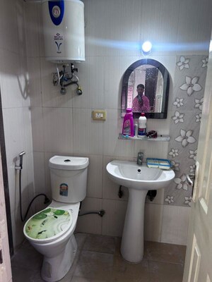 Bathroom in 2.5 BHK Apartment at Express Zenith, Sector 77 – for Rent