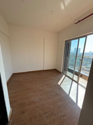 Room in 2 BHK Apartment at Gera Planet Of Joy, Kharadi – for Rent