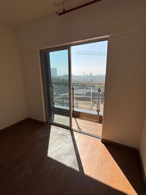 Room in 2 BHK Apartment at Gera Planet Of Joy, Kharadi – for Rent