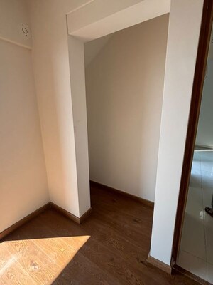 Room in 2 BHK Apartment at Gera Planet Of Joy, Kharadi – for Rent