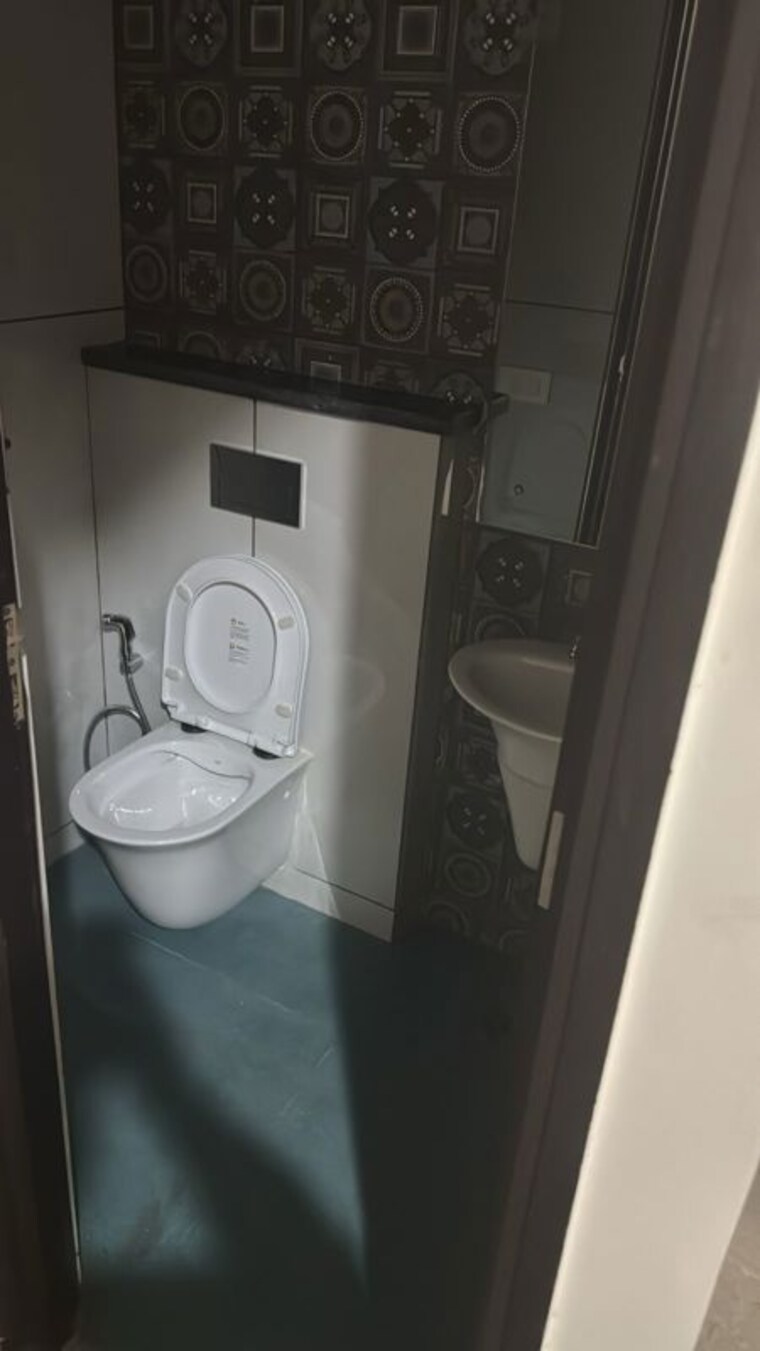 Bathroom, antriksh-golf-view 3.5 Bedroom 1850 Sq.Ft. Apartment In Sector 78 Noida 10694298