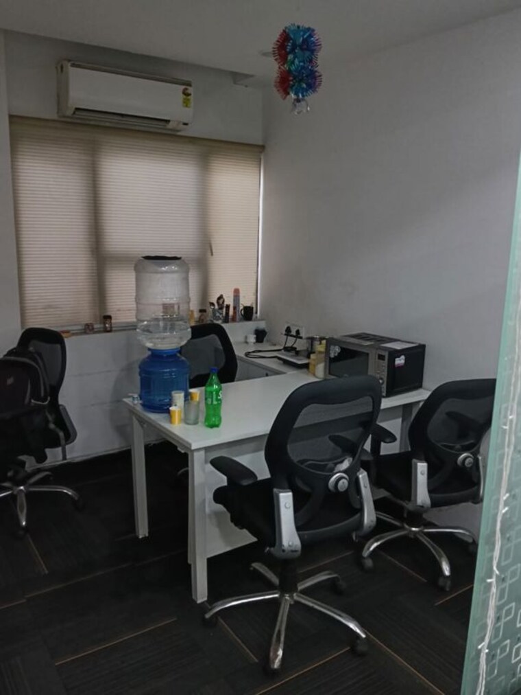 Team Area, sector 62 Commercial Office Space 2700 Sq.Ft. In Sector 62 Noida 10694310