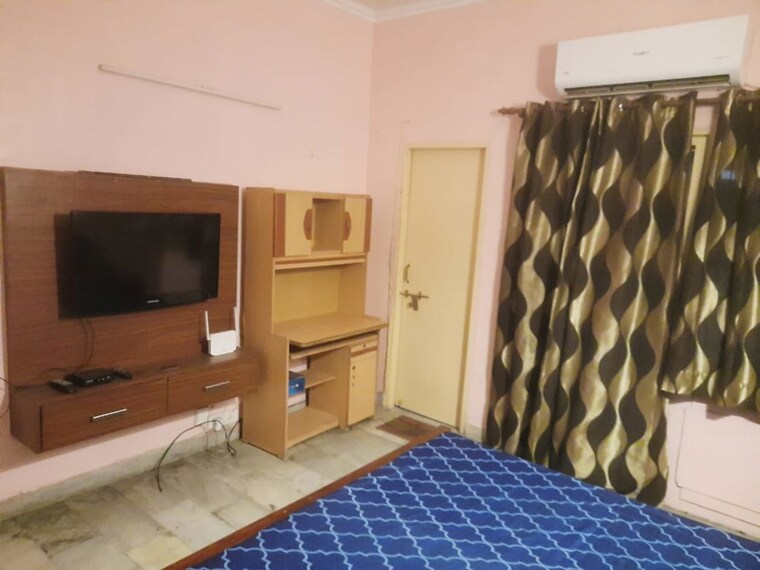 Bedroom, shipra-royal-tower 3.5 Bedroom 1700 Sq.Ft. Apartment In Ahinsa Khand 2 Ghaziabad 10694304