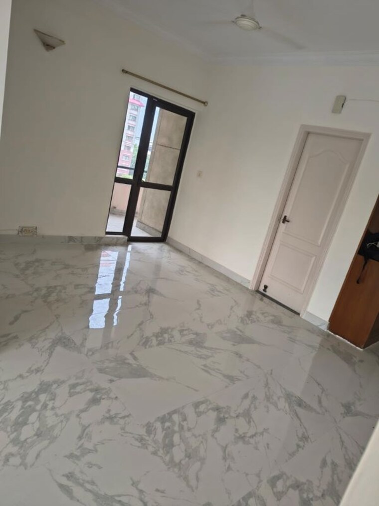 Room, unitech-palms 3.5 Bedroom 1600 Sq.Ft. Apartment In South City 1 Gurgaon 10694319