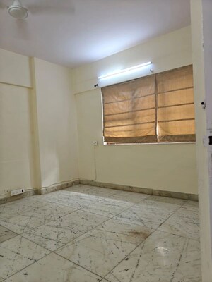 Room in 2 BHK Apartment at Jogeshwari West – for Rent