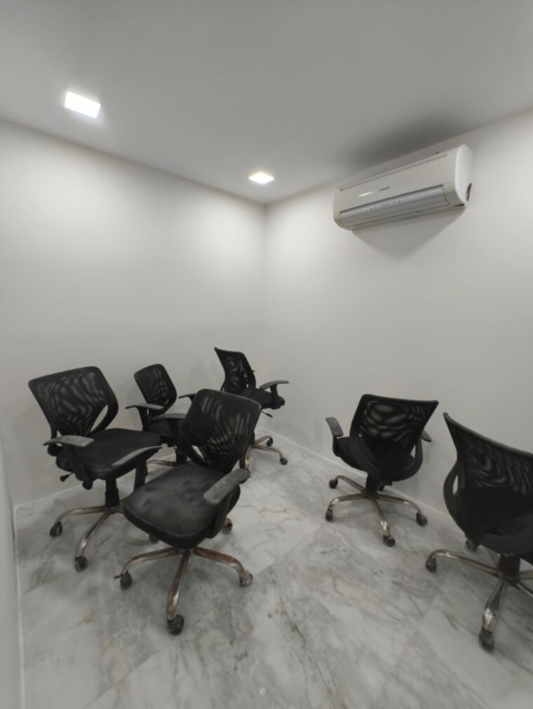 Team Area, pamposh enclave Commercial Office Space 1400 Sq.Ft. In Pamposh Enclave Delhi 10694331