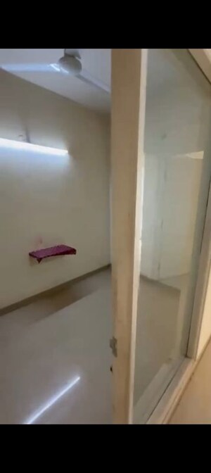 Furnished Amenities in 3 BHK Apartment at Emaar Emerald Estate, Sector 65 – for Rent